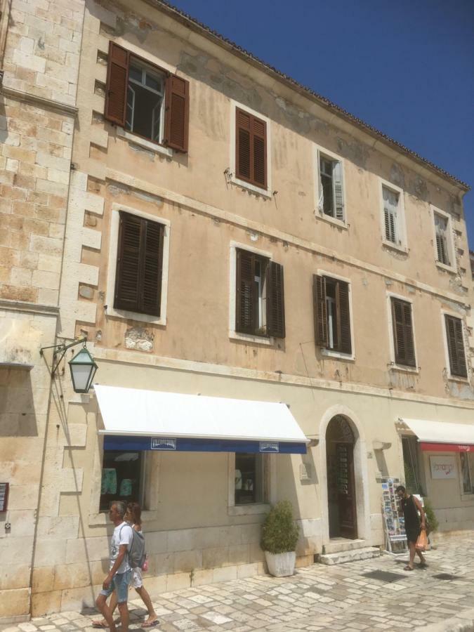 Kolbe Hvar Piazza