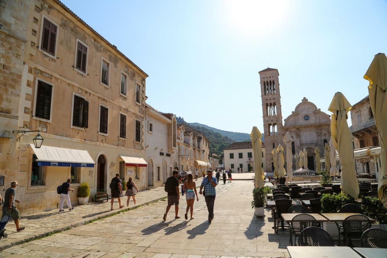 Kolbe Hvar Piazza *